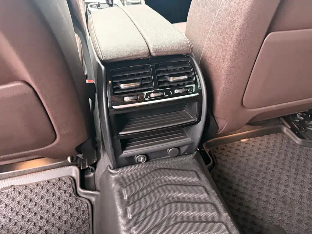 BMW 5 Series — миниатюра 18