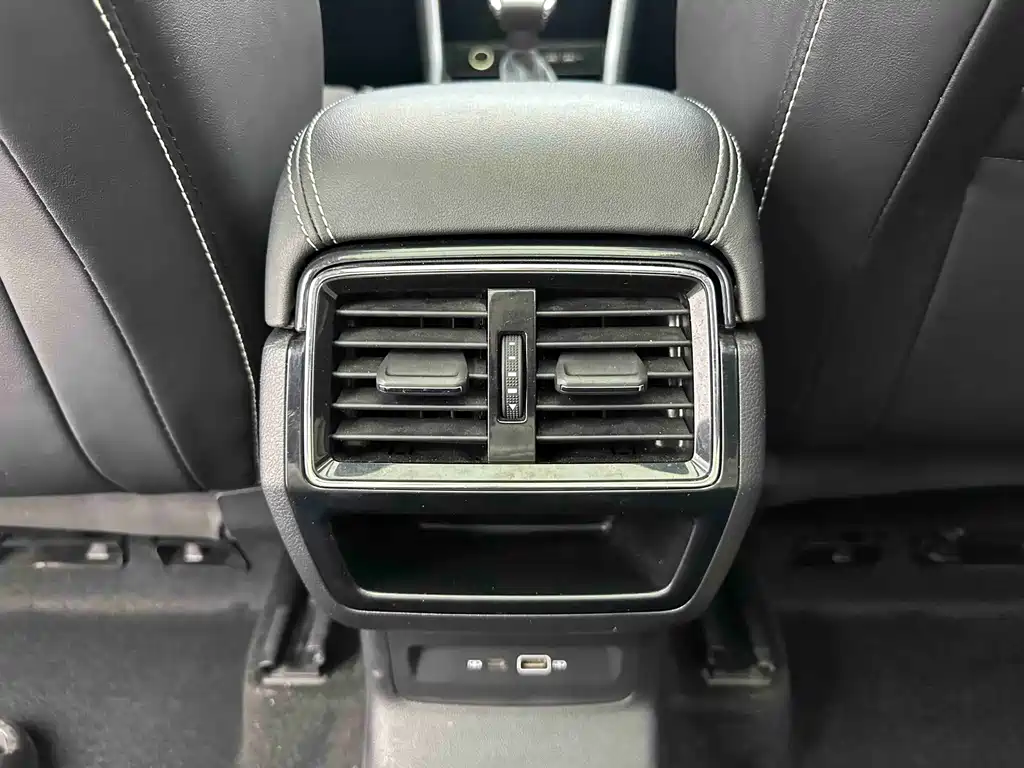 Skoda Karoq — миниатюра 13