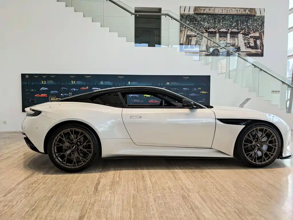 Aston Martin DB12 2025 4.0T V8 Coupe