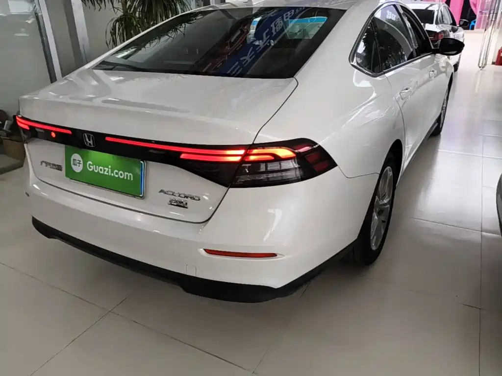 Honda Accord — миниатюра 8