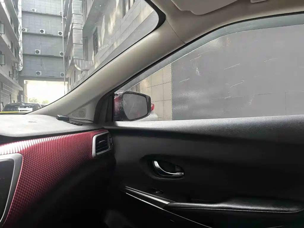 Nissan Bluebird — миниатюра 16