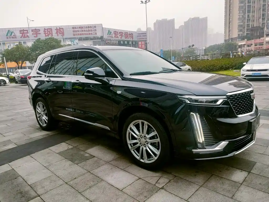 CADILLAC XT6