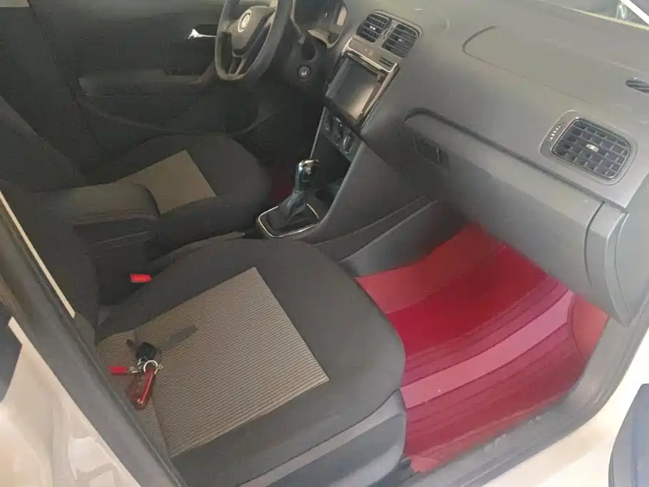 Volkswagen Polo — миниатюра 8
