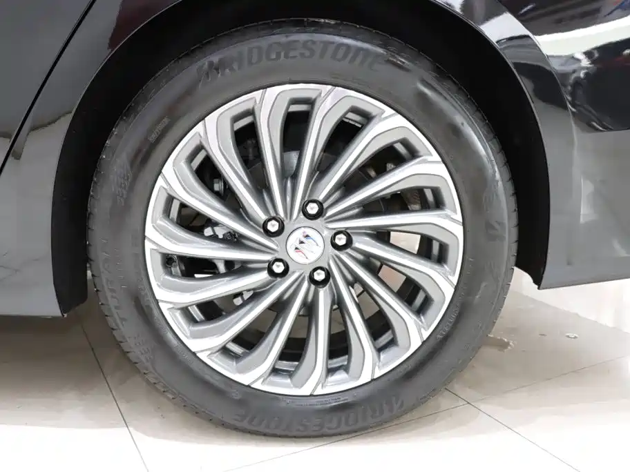 Buick LaCrosse — миниатюра 20