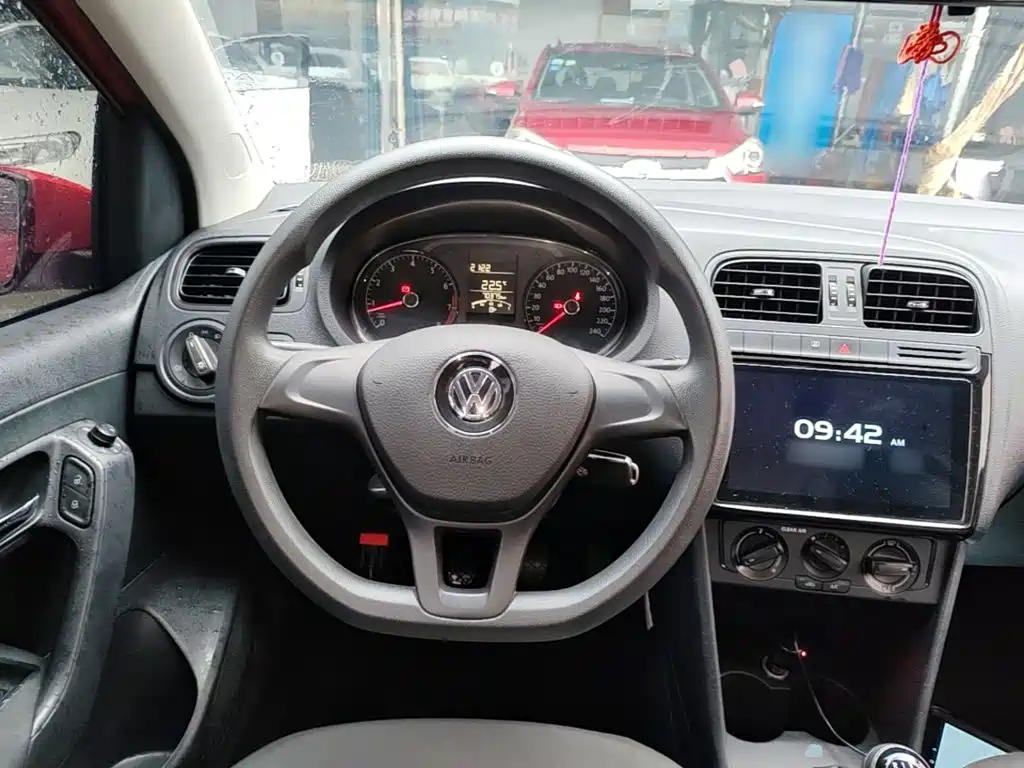 Volkswagen Polo — миниатюра 11