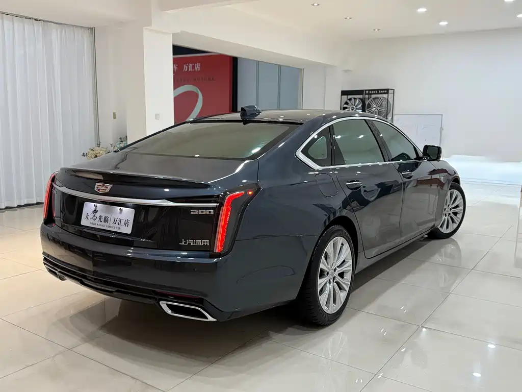CADILLAC CT6