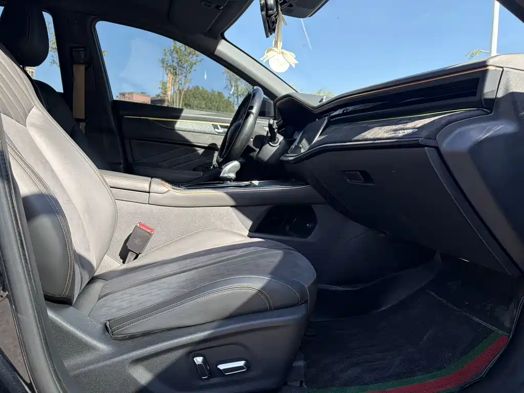 DONGFENG YI HYUN MAX