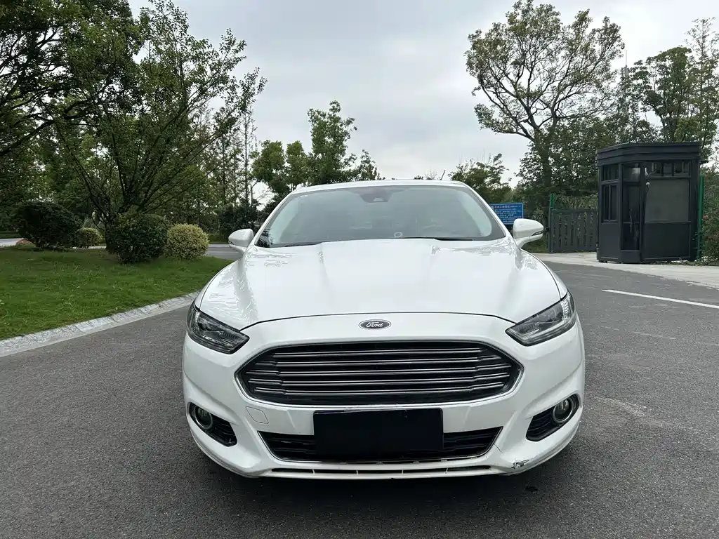 Ford Mondeo 2013 2.0L GTDi200 Luxury