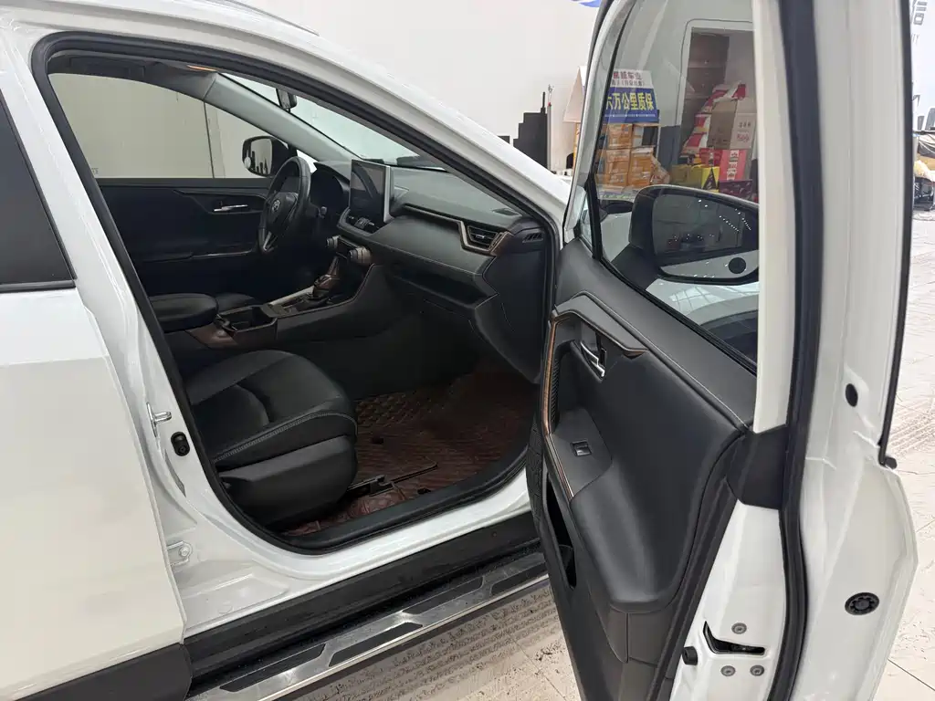 TOYOTA RAV4 RONGFANG