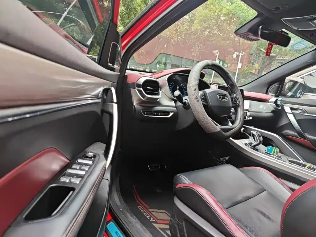 Geely Binyue — миниатюра 12