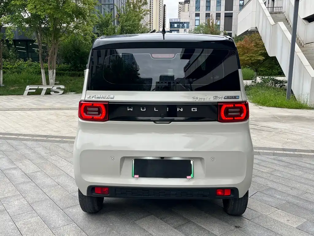 Wuling MINIEV — миниатюра 4