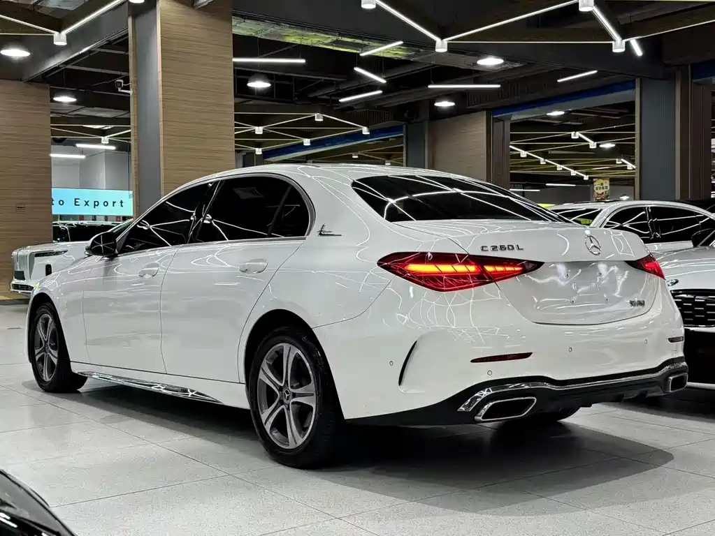 Mercedes-Benz C-Class — миниатюра 5