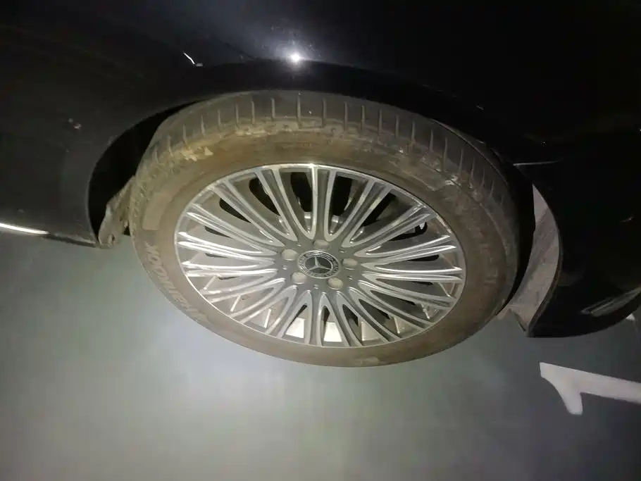 Mercedes-Benz E-Class — миниатюра 6