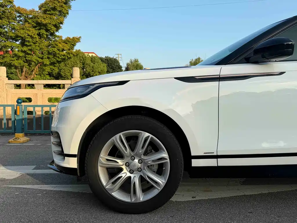 Land Rover Velar — миниатюра 18