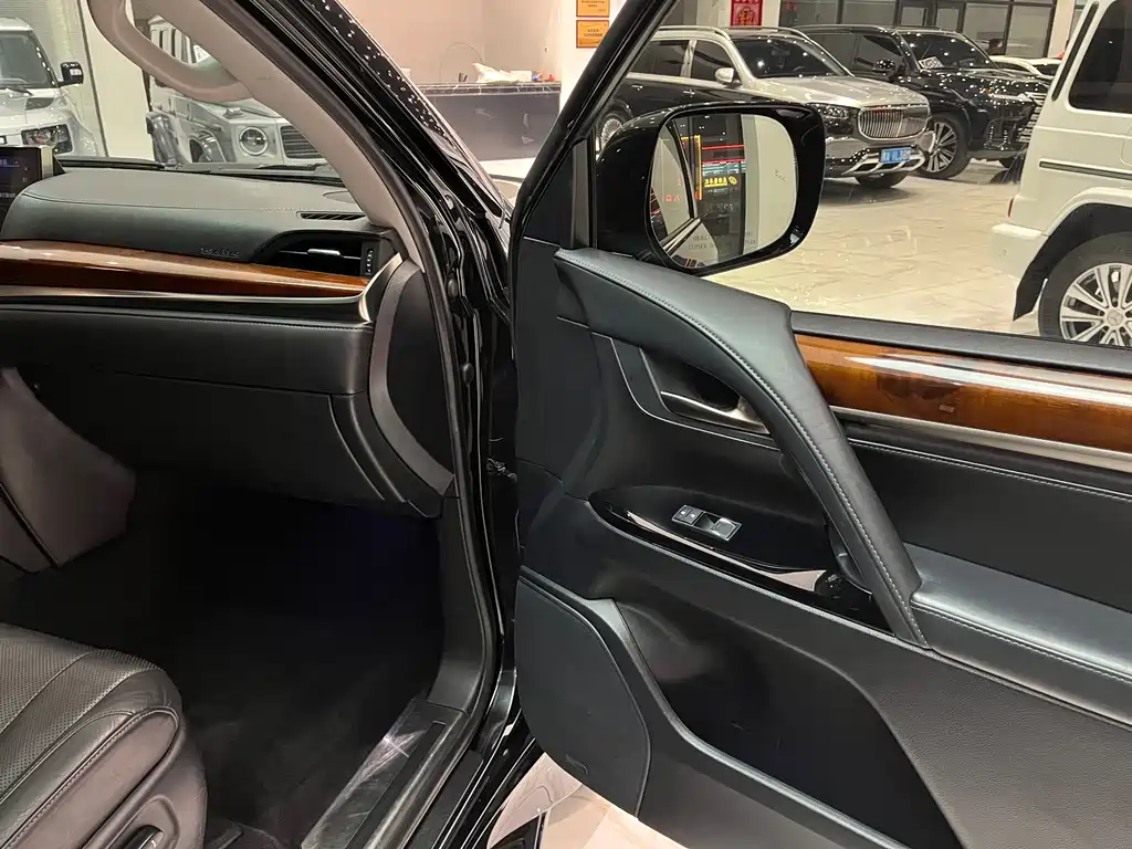 Lexus LX 2017 5.7L