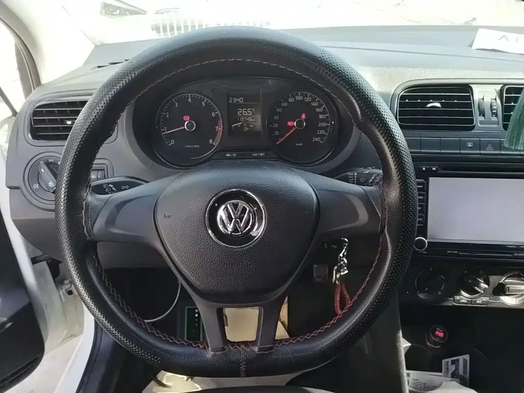 Volkswagen Polo — миниатюра 11