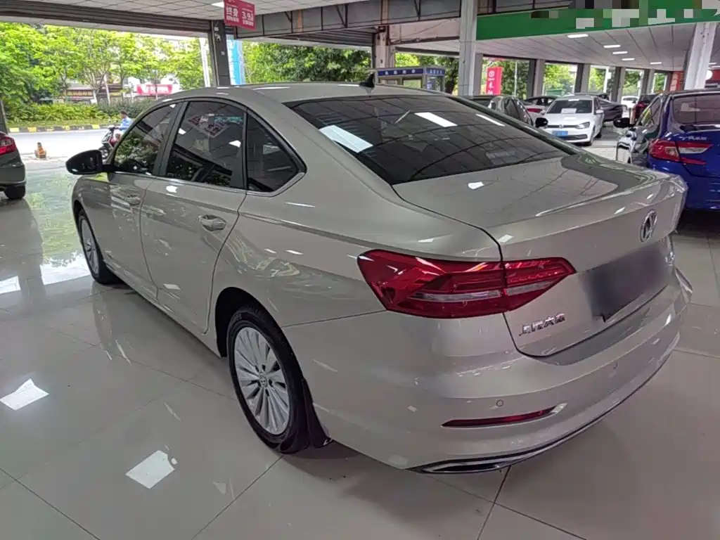 Volkswagen Lavida — миниатюра 5