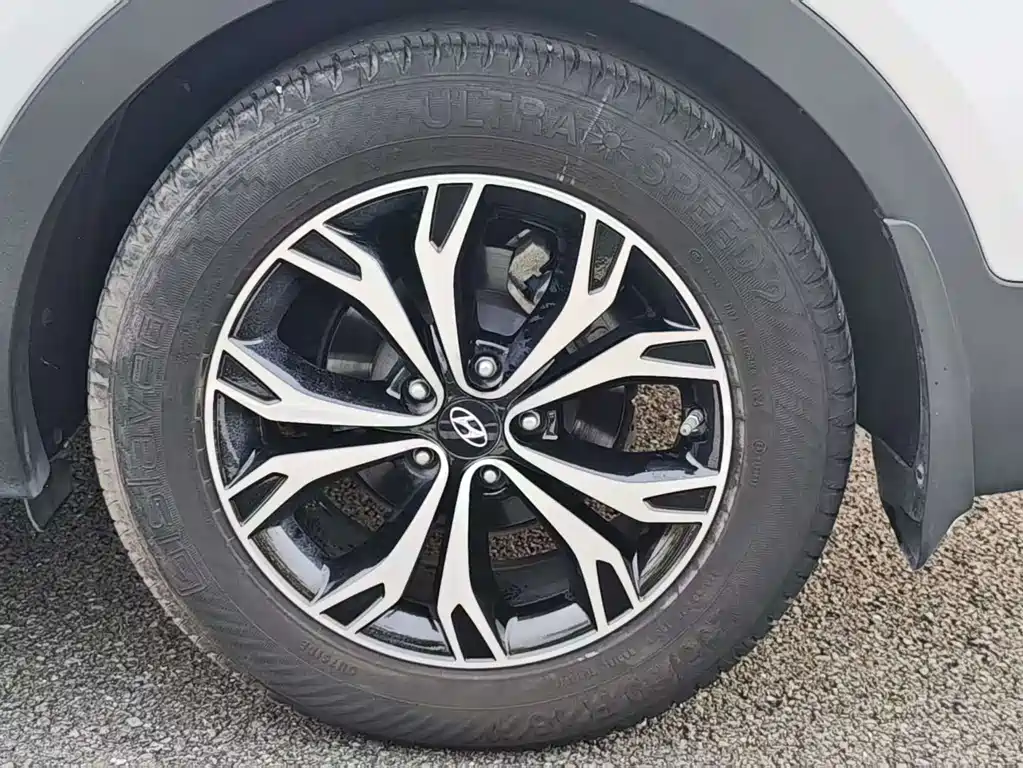 Hyundai Santa Fe — миниатюра 10