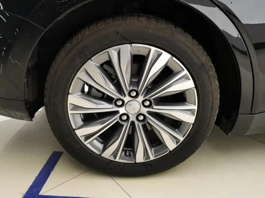 Hongqi Hongqi E-QM5 — миниатюра 6