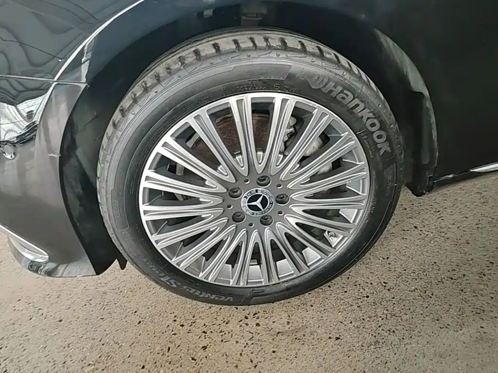 Mercedes-Benz E-Class — миниатюра 23