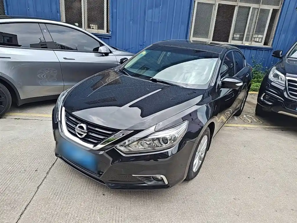 Купить Nissan Teana