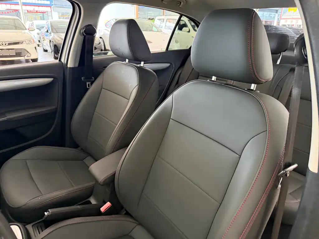 Volkswagen Lavida — миниатюра 19