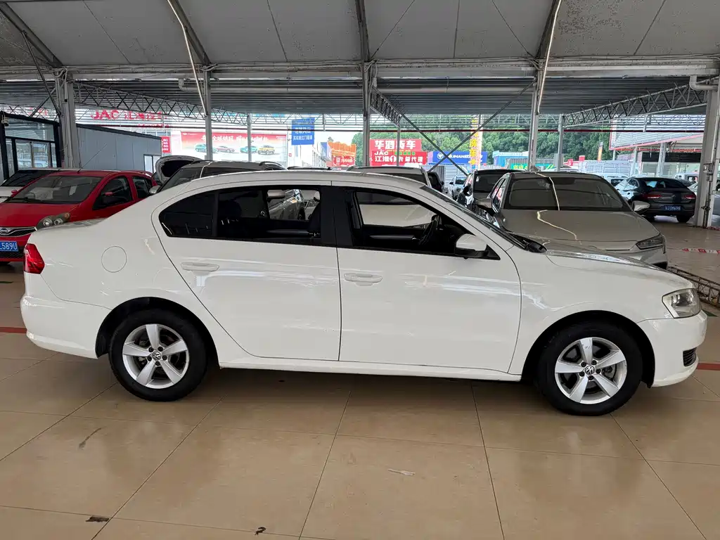 Volkswagen Lavida — миниатюра 5