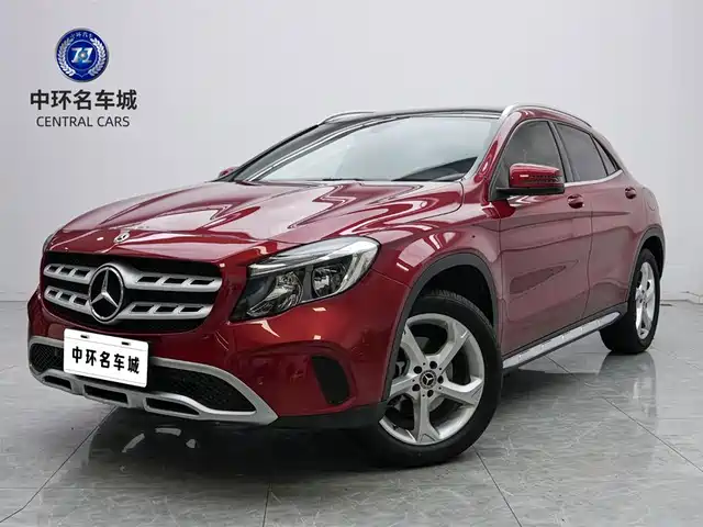 MERCEDES-BENZ GLA 2018