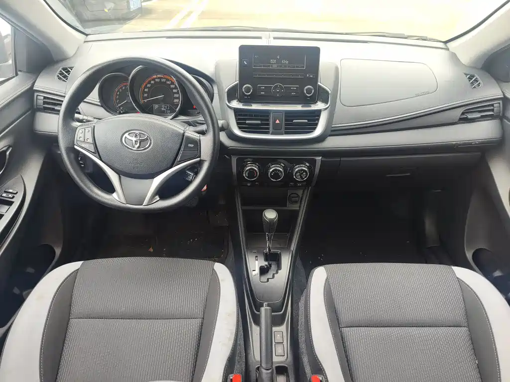 TOYOTA YARIS L ZHIXUAN