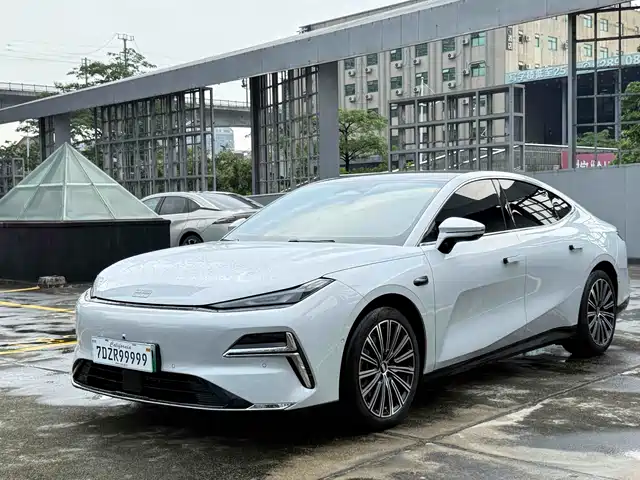 GEELY GALAXY GALAXY SPARKLE 8 2025