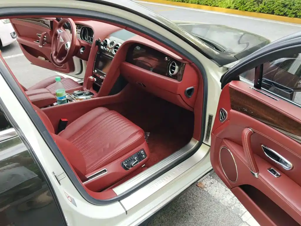 Bentley Flying Spur — миниатюра 18