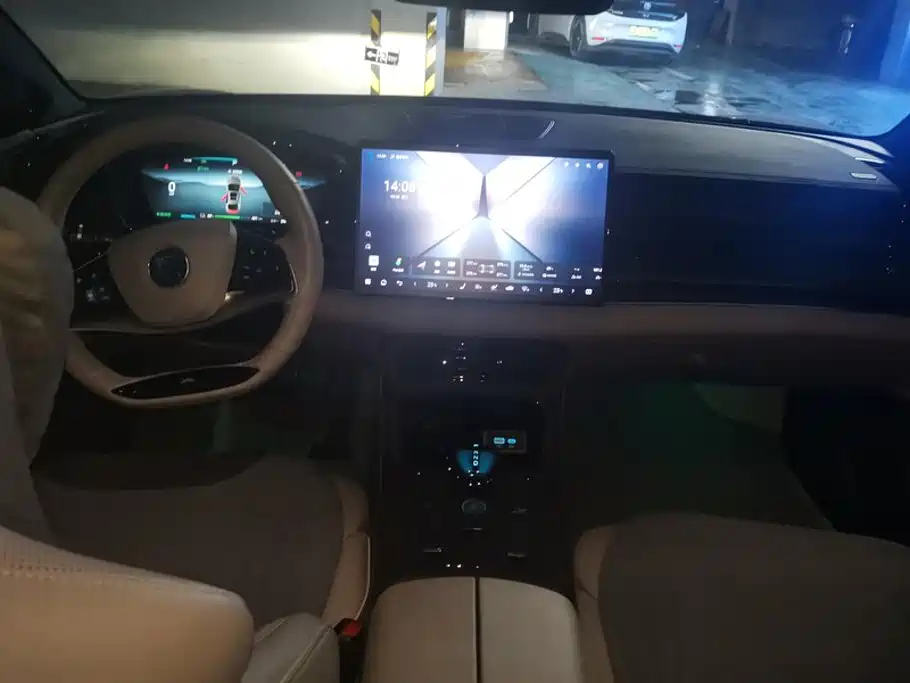 BYD Han — миниатюра 12