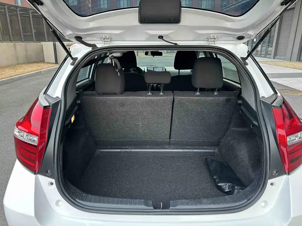 TOYOTA YARIS L ZHIXUAN