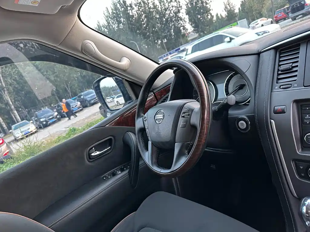 Nissan Patrol — миниатюра 17