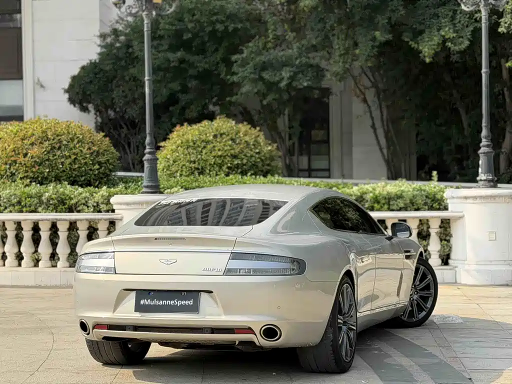 Aston Martin Rapide — миниатюра 5