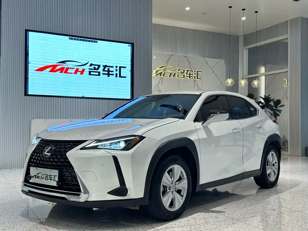 Lexus UX 2022