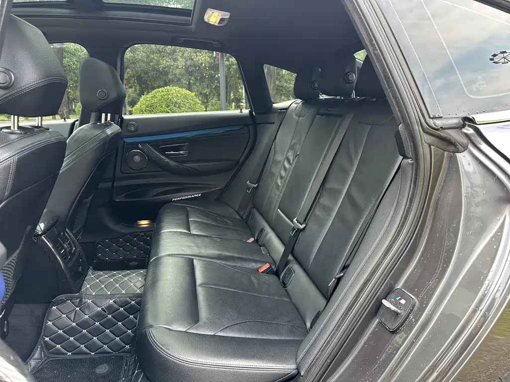 BMW 3 Series GT 3 GT 2019 330i xDrive M Sport