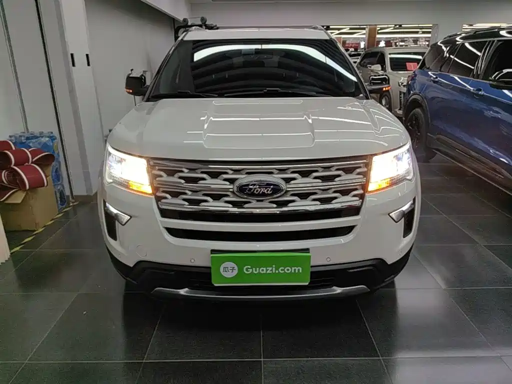 Ford Explorer (Import) — миниатюра 3