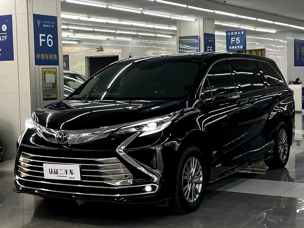 TOYOTA SIENNA