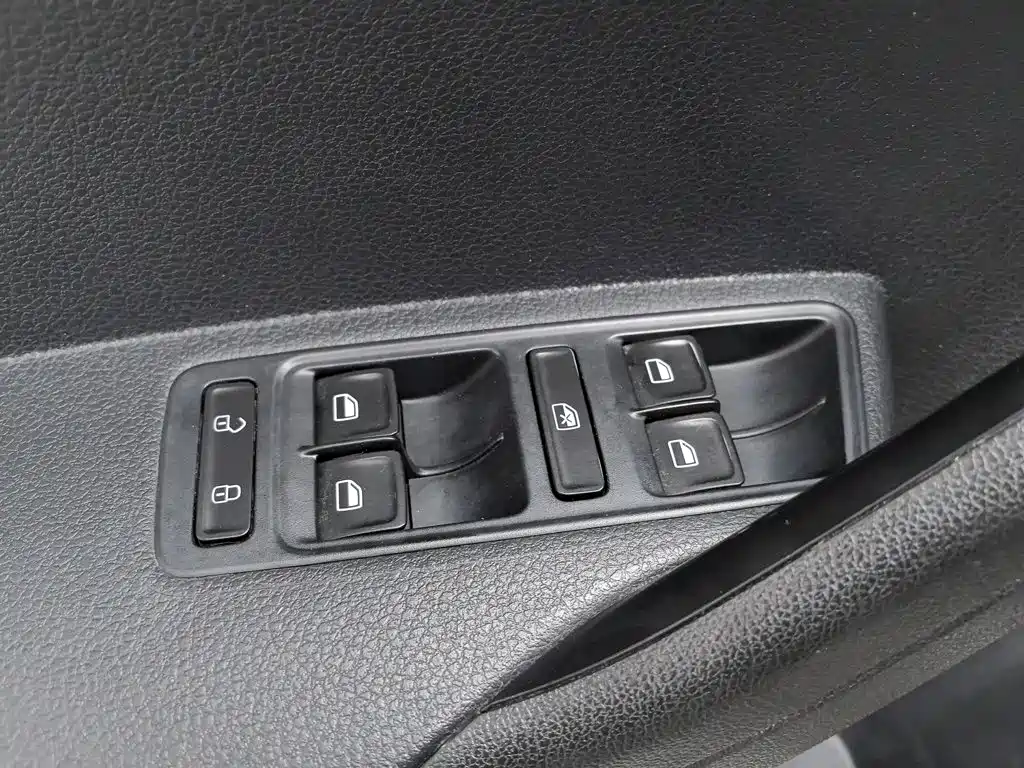 Volkswagen Jetta 2013 1.4L MT Fashion