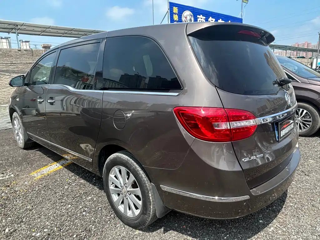Buick GL8 — миниатюра 9