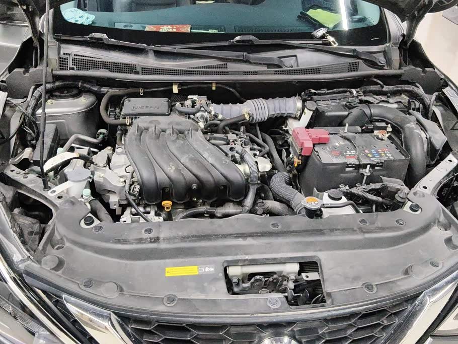 Nissan Sylphy 1.6 л 2022 г. Серебристо-серый, пробег 35200 км