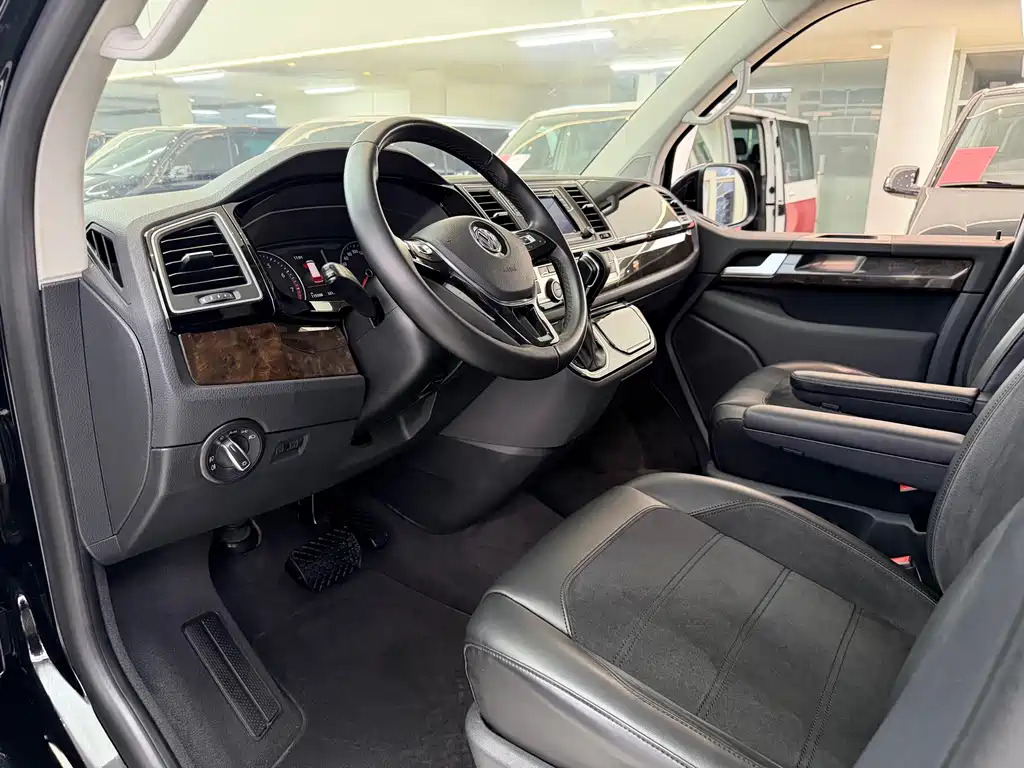 Volkswagen Multivan — миниатюра 12
