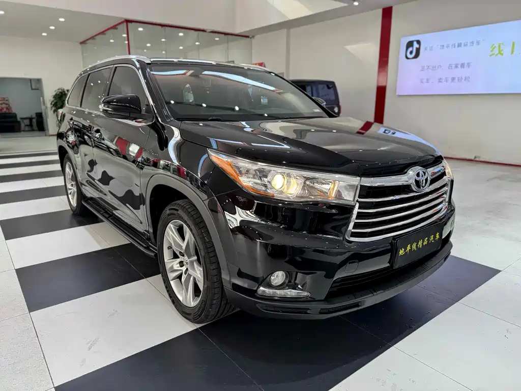 TOYOTA HIGHLANDER