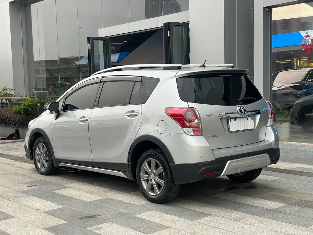 Toyota Verso — миниатюра 17