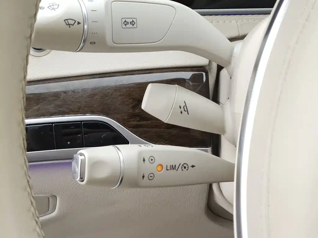 Mercedes-Benz S-Class — миниатюра 12