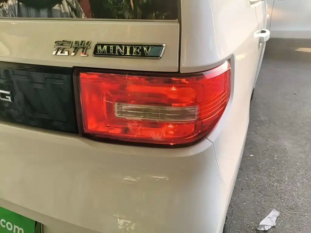 Wuling MINIEV — миниатюра 8