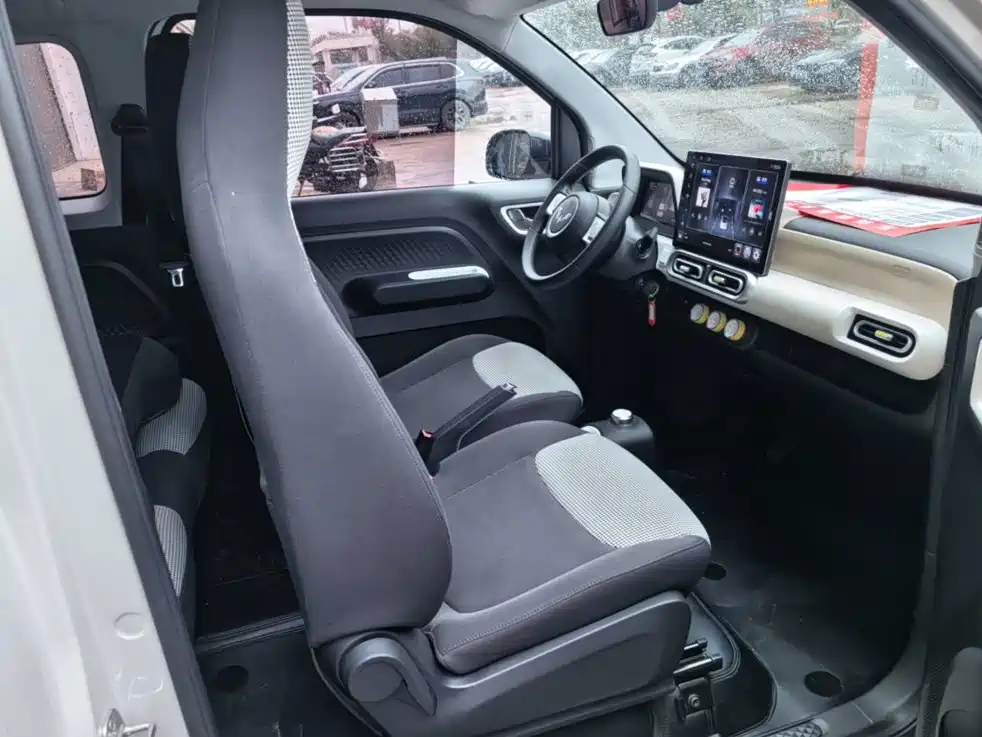 Wuling MINIEV — миниатюра 25