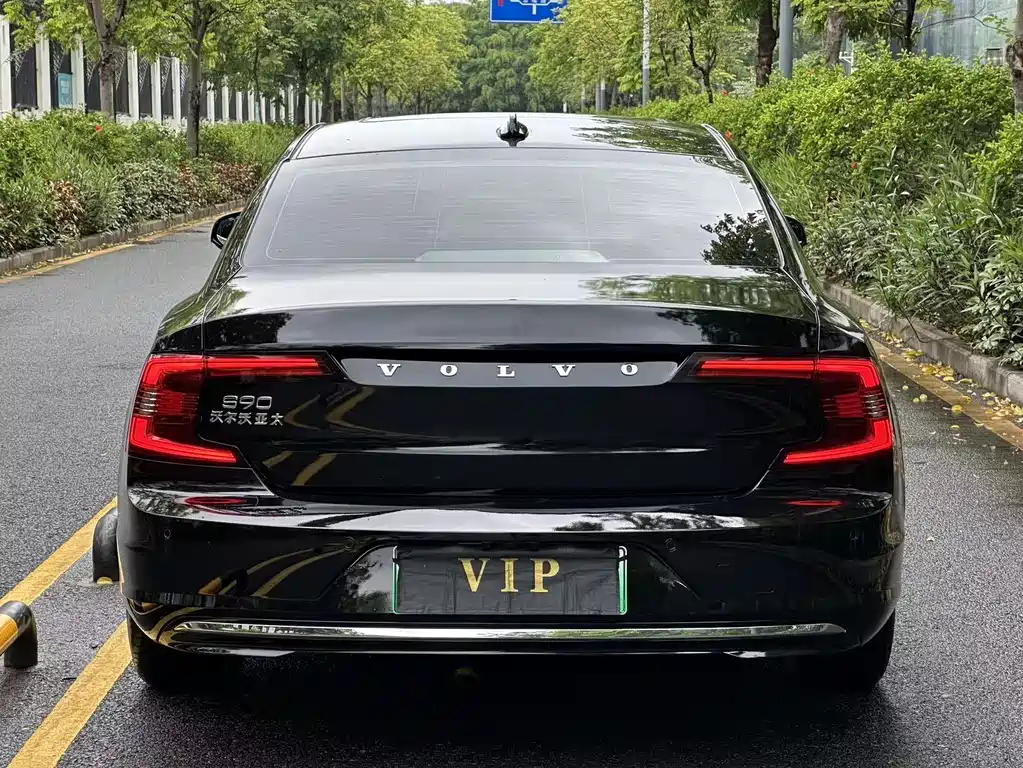 Volvo S90 2024 Luxury