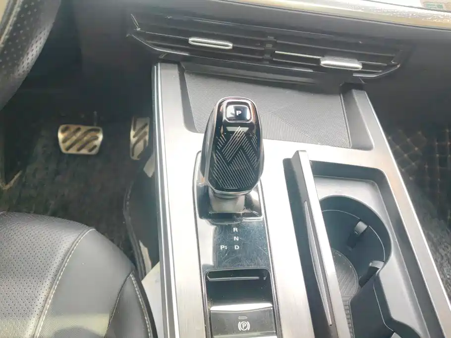 Roewe RX5 eMAX — миниатюра 16